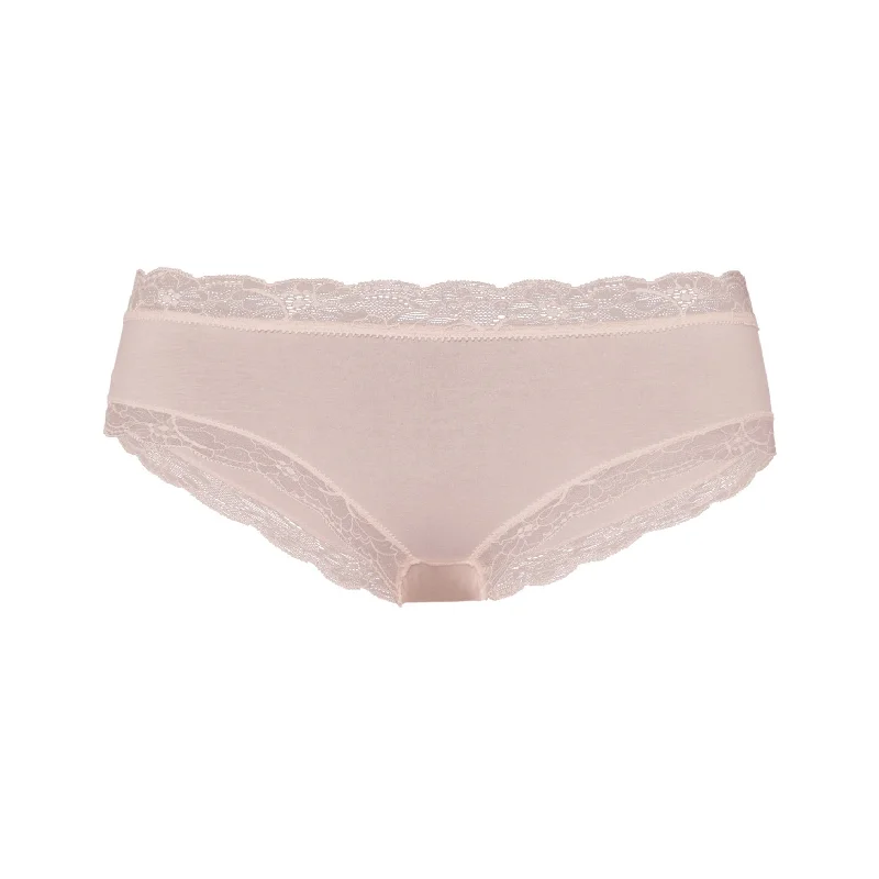 seamless panties with a concealed pocket and a moisture-wicking finishHanro - COTTON LACE - Shorty