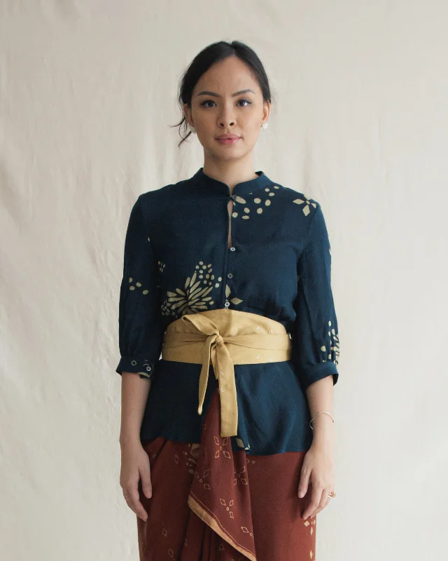 Women's Blouse with Square CollarKUPU - Tailored Top