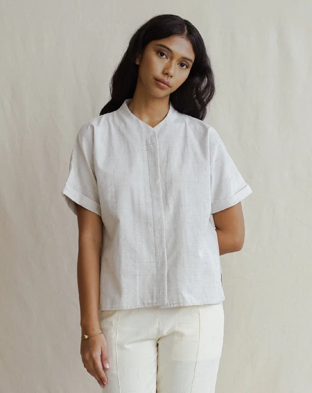 Women's Blouse with Narrow CollarPAGISENJA - Structured Top