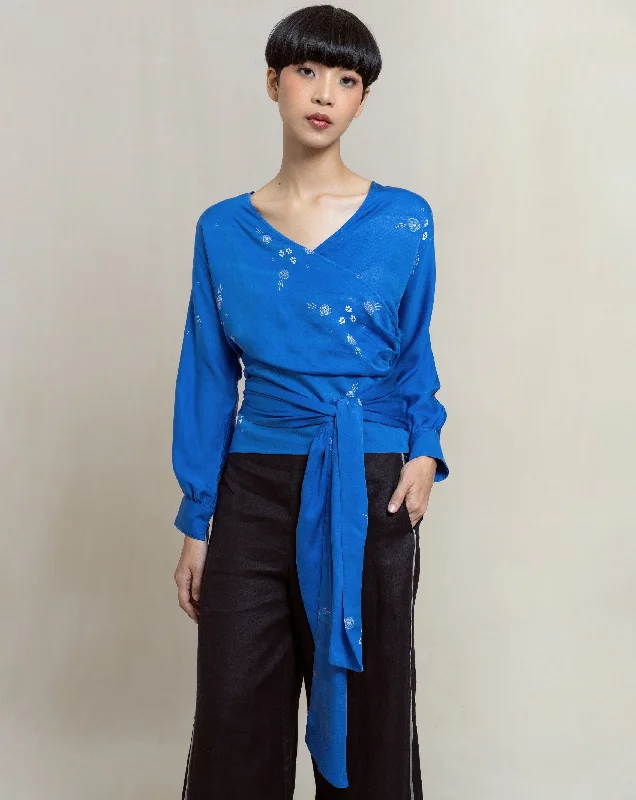 Women's Blouse with Narrow CollarCANANG - Empowered Shirt