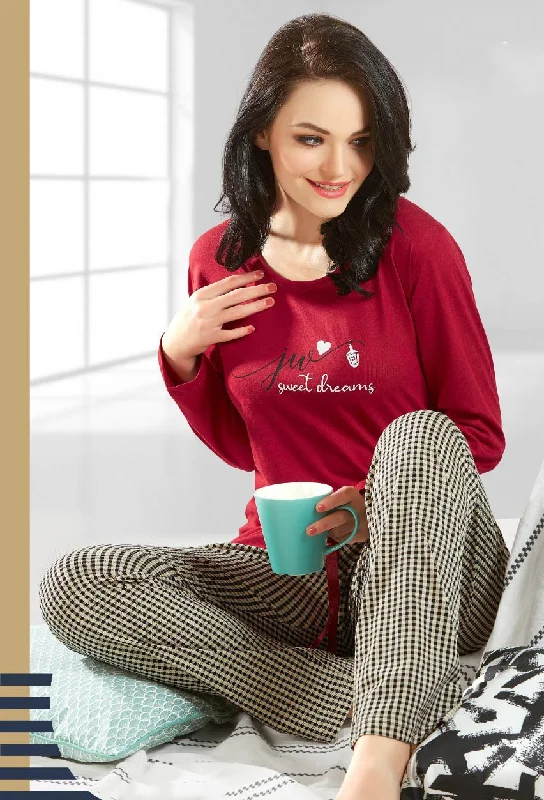 women's pajamas for everyday loungingFull Sleeves Winter Cotton Red Night suit for ladies